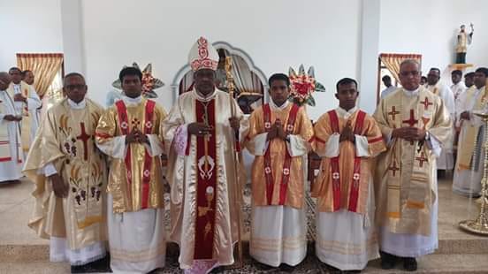 அருட்சகோதரர்கள் ஜெறால்ட், லியான்ஸ் மற்றும் சுலக்சன் ஆகியோர் இன்றுதிருத்தொண்டர்களாக யாழ் ஆயர் அவர்களால் திருநிலைப்படுத்தப்பட்டனர்