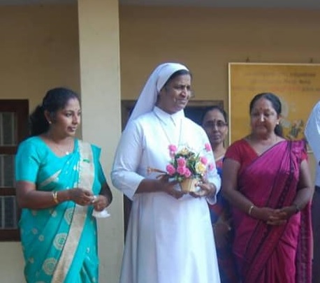 அருட்சகோதரி ஜெயநாயகி செபமாலை அவர்கள் அதிபர் சேவையில் 25 வருட பூர்த்தியை முன்னிட்டு கல்லூரி சமூகத்தினரால் கௌரவிக்கப்பட்டார்