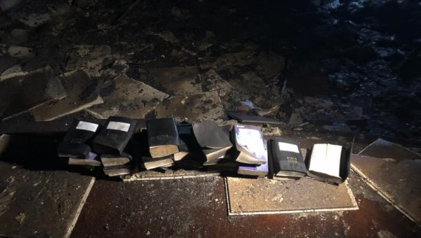 ஒரு பைபிள்கூடத் தீயில் கருகவில்லை!’ – அதிர்ந்துபோன  தீயணைப்புத்துறை