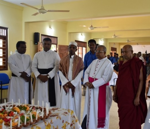 குண்டு தாக்குதல் தொடர்பில் சந்தேகம் வெளியிடும் மன்னார் மறை மாவட்ட ஆயர்