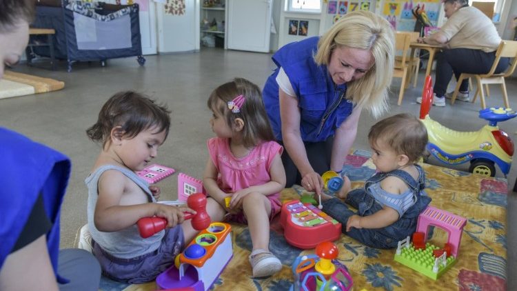 புலம்பெயர்வு பிரச்சனையில் அதிகம் பாதிக்கப்படுவோர் சிறார்