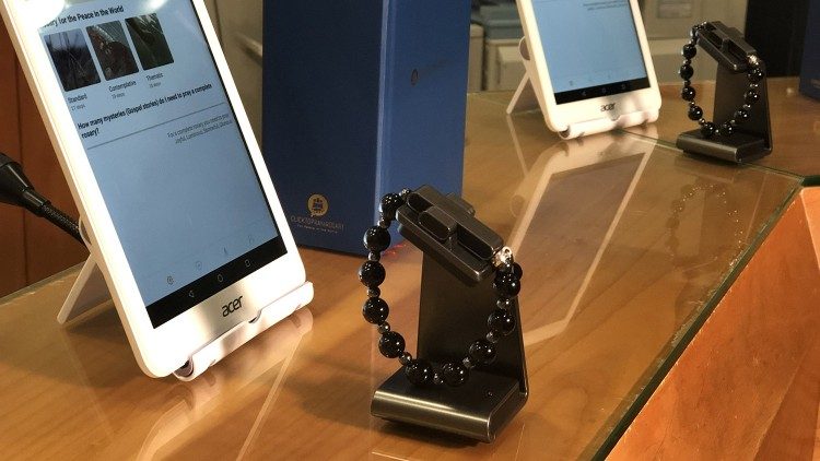 உலக அமைதிக்காக வலைத்தளத்தில் செபமாலை