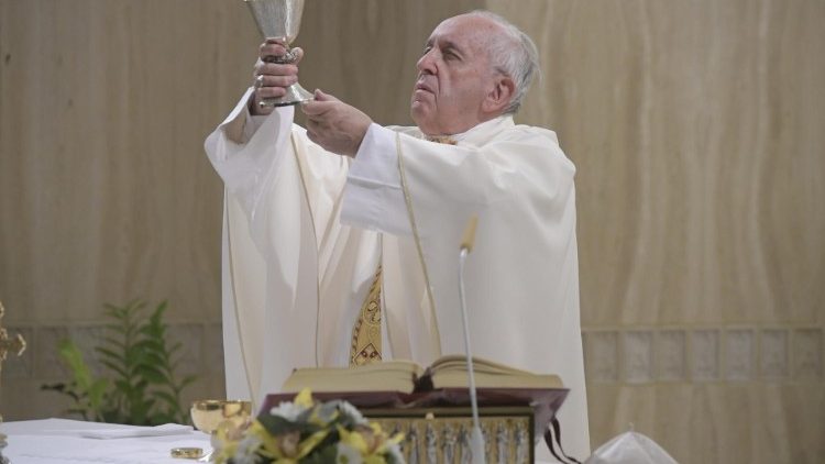 தன்னை நோக்கி விரலைச் சுட்டிக்காட்ட கற்றுக்கொள்