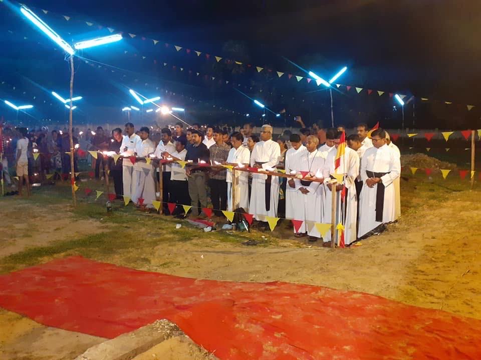 இன்று தாயகம் உட்பட பல சர்வதேச நாடுகளில் தமிழ் மக்கள் மாவீரர்களுக்கு அஞ்சலி செலுத்தினர்
