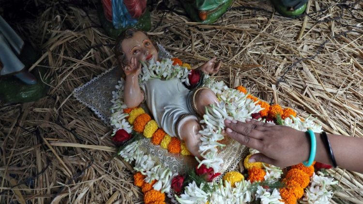 வணங்குதல்’ என்பதை விளக்கும் டுவிட்டர் செய்திகள்