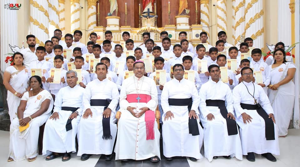 புனித யாகப்பர் ஆலயம் பிள்ளைகளிற் ஆயர் பேரருட் கலாநிதி ஜஸ்ரின் பேணாட் ஞானப்பிரகாசம் ஆண்டகை அவர்களால் உறுதிபூசுதல் திருவருட்சாதனம்