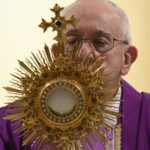 கொரோனா வைரஸ் தொற்றுக்கு முடிவு நெருங்கி விட்டது- நோபல் பரிசு பெற்ற விஞ்ஞானியின் அறிவிப்பு!