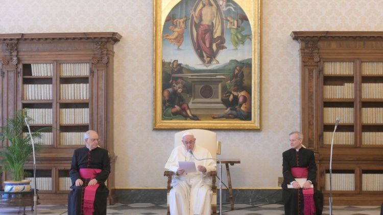 தன்னையே கையளிக்கும் அன்பில், கடவுளின் வல்லமை