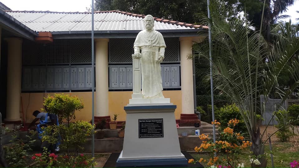 ஆயர் இல்ல வளாகத்தில் அமைக்கப்பட்ட அப்போஸ்தலிக்க விக்கார் ஆயர் ஒறாசியோ பெற்றக்கினி அவர்களின் உருவச்சிலை