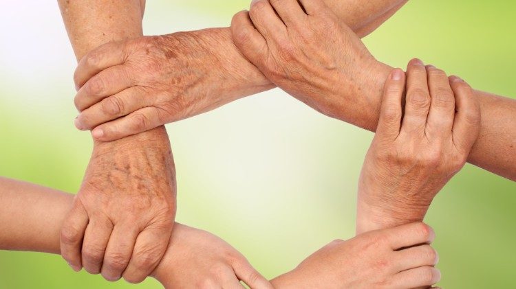 திருத்தந்தை: சமுதாய நட்புறவை ஊக்குவியுங்கள்