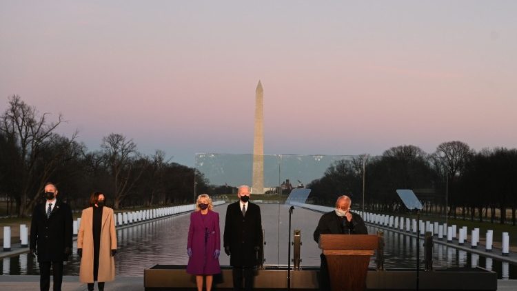 ஆலய வழிபாடு – மக்கள் அவை, செனட் அவை தலைவர்களுக்கு அழைப்பு