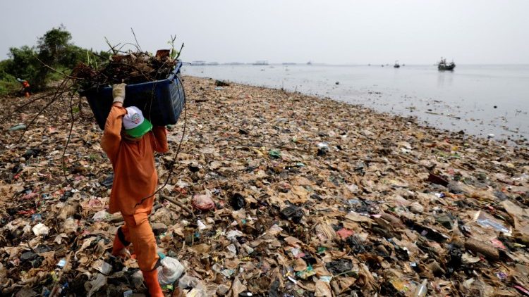 இயற்கையோடு மேற்கொள்ளும் போரை முடிவுக்குக் கொணர்வோம்