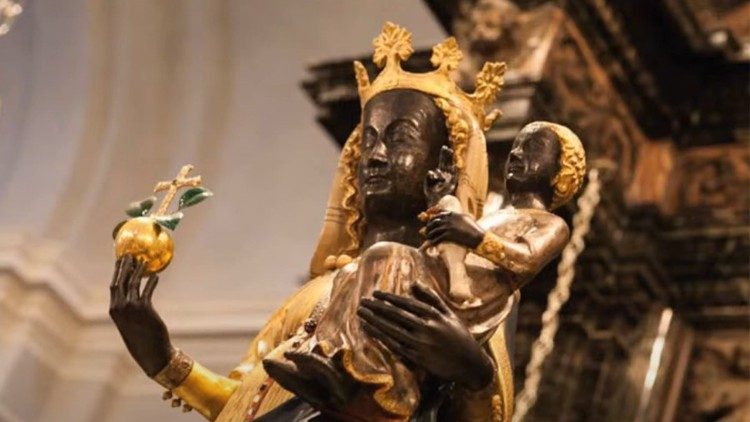 ஒரோப்பா அன்னை மரியாவின் திருத்தலத்தில் முடிசூட்டு விழா