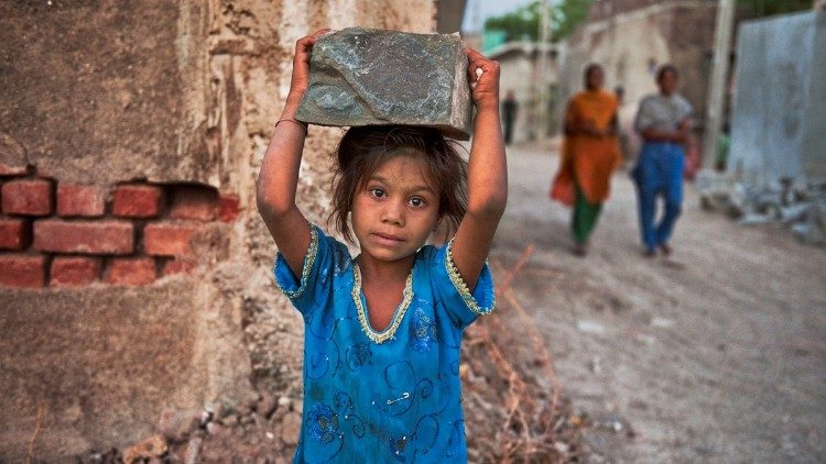 இலங்கை தோட்டத் தொழிலாளர்களின் குழந்தைகளுக்காக குரல்