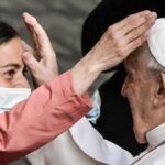 கடவுள் என்றும் நம்மோடு இருக்கிறார் என்ற உண்மையை கிறிஸ்து பிறப்பு விழா உணர்த்துகிறது