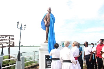 அருட்தந்தை ஜோன் ஹேர்பட்டின் திருவுருவச்சிலை மட்டக்களப்பில் திறந்துவைப்பு