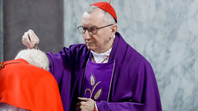 கடவுள் மட்டுமே கொடுக்கக்கூடிய அமைதியை நாம் இறைஞ்சுவோம்