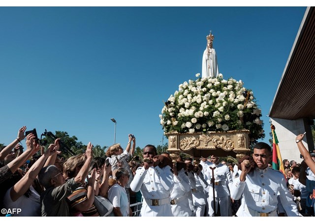 அமைதியின் அரசியாம் மரியாவிடம் உக்ரைனுக்காக வேண்டுவோம்