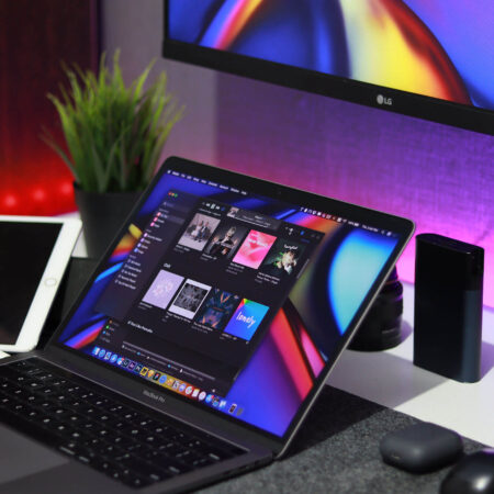 Ultimate Gadgets Guide + What Is Hot This Season