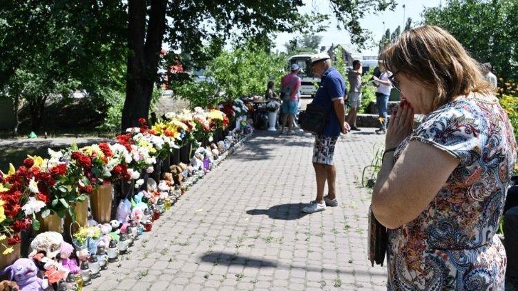 உக்ரைனில் மனிதத்தன்மையற்ற தாக்குதல்களை கண்டித்துள்ள திருத்தந்தை