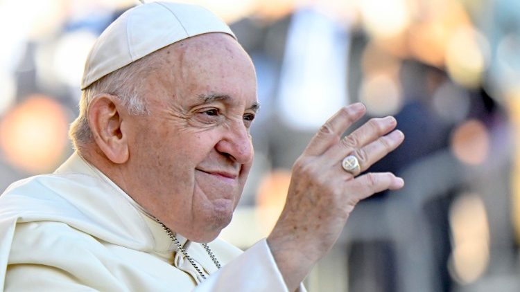 உக்ரைன் மக்களுக்காக செபிக்குமாறு திருத்தந்தை அழைப்பு